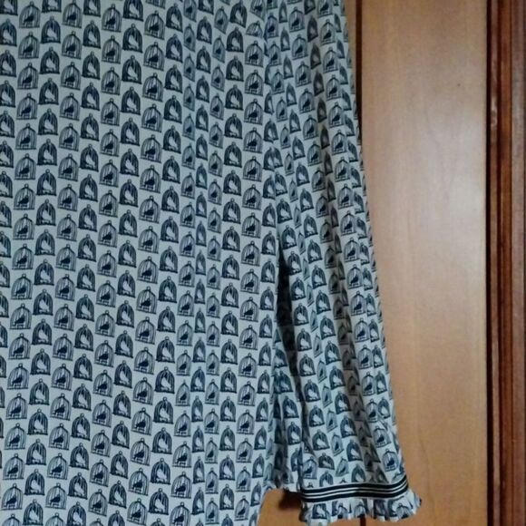 Talbots Women   Cream & Blue Birdcage  Long Sleeves Blouse SizeL - Picture 3 of 13